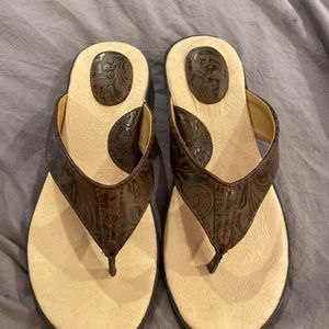 B.o.c. Ziti thong Sandal brown
